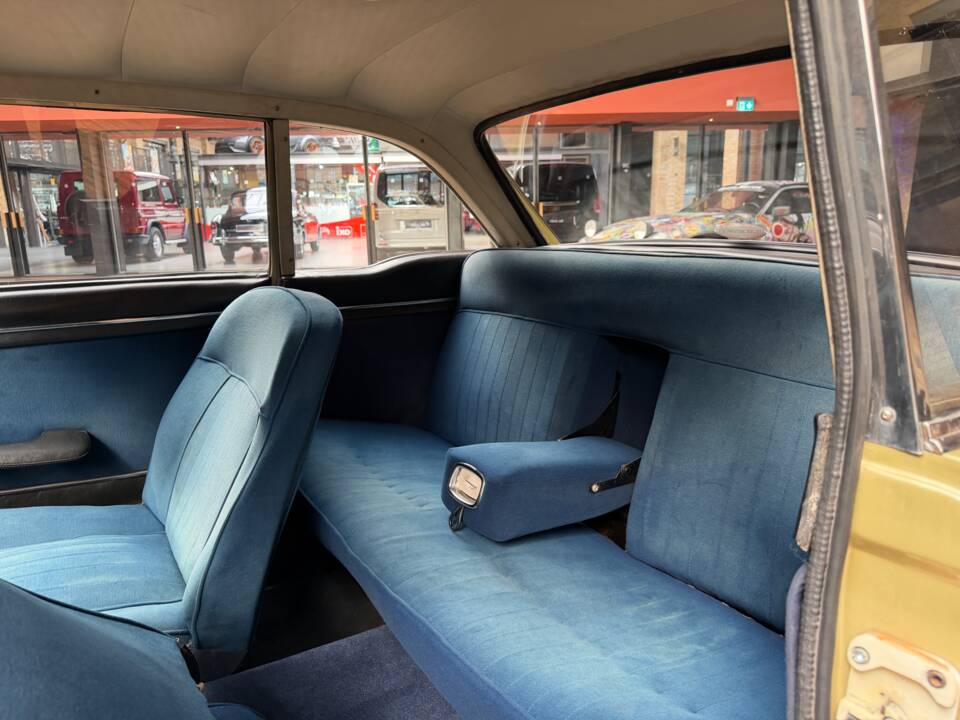 Bild 18/36 von Peugeot 404 Coupé (1966)