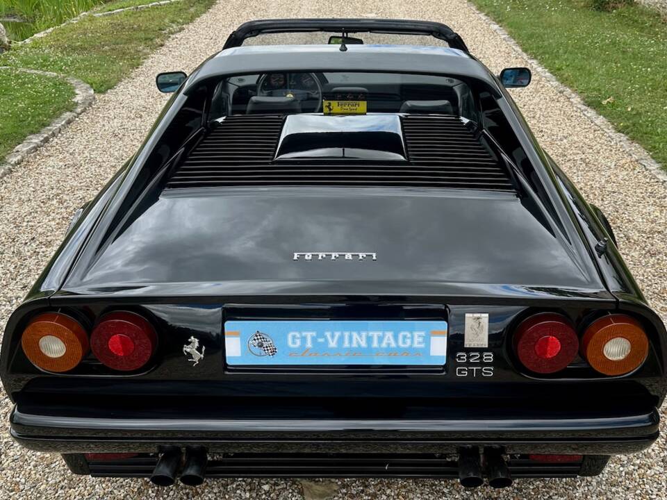 Bild 23/86 von Ferrari 328 GTS (1988)