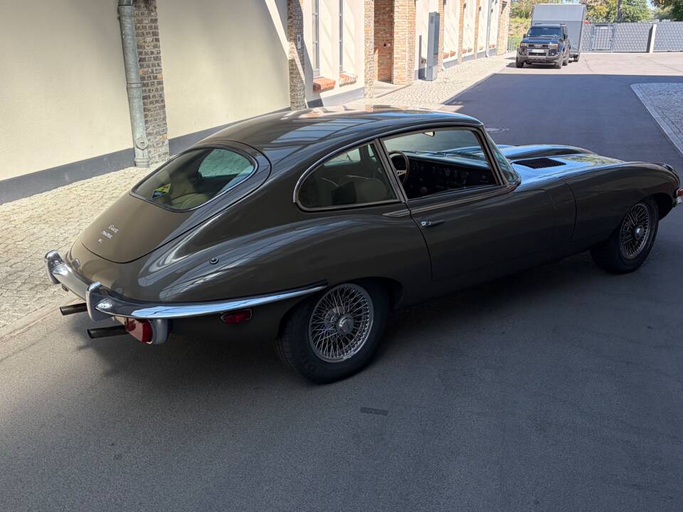 Image 8/81 de Jaguar Type E (2+2) (1969)