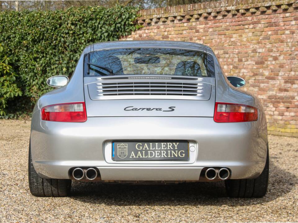 Image 6/50 of Porsche 911 Carrera S (2004)