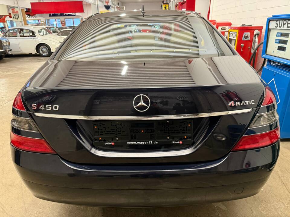 Image 17/18 of Mercedes-Benz S 450 4MATIC (2007)