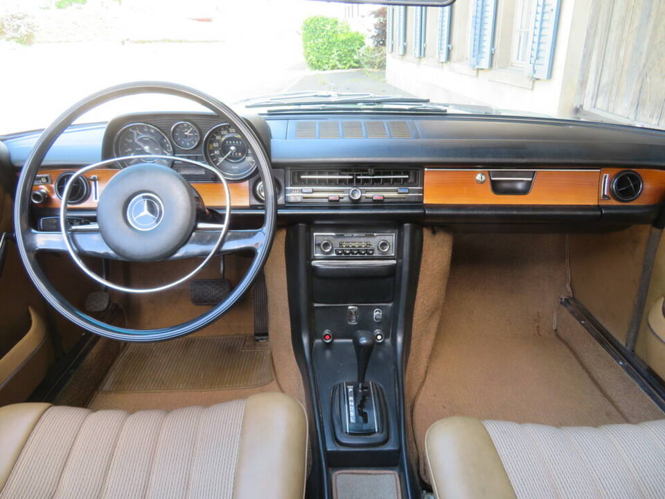 Image 10/19 of Mercedes-Benz 280 CE (1973)