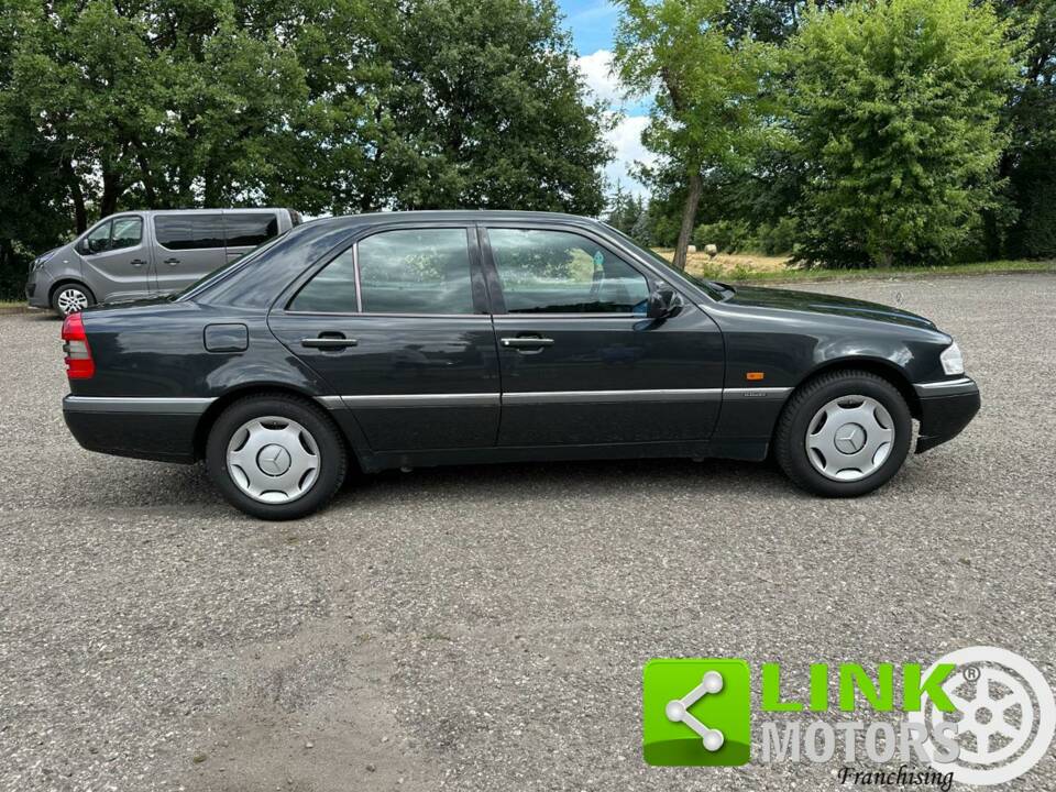 Immagine 8/10 di Mercedes-Benz C 180 (1994)