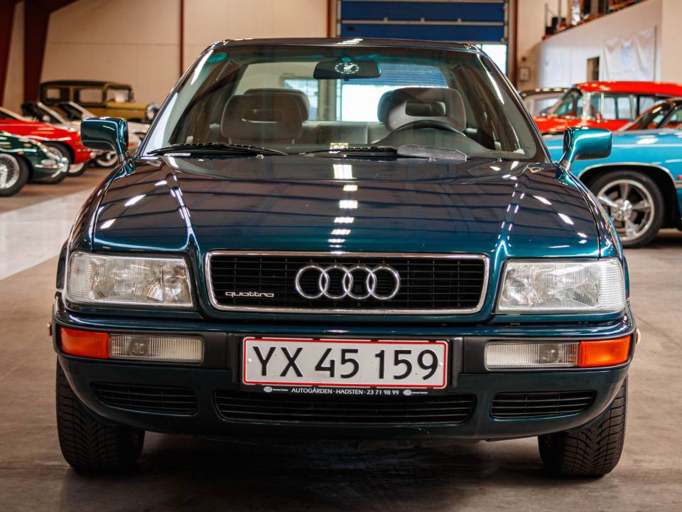 Immagine 8/49 di Audi 80 - 2.6 E quattro (1993)