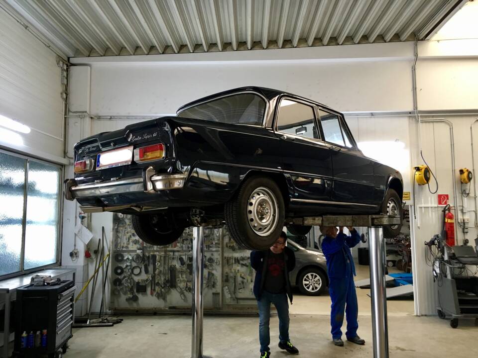 Bild 19/30 von Alfa Romeo Giulia 1.6 Super (1973)