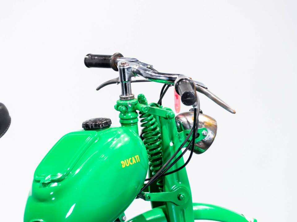 Image 15/44 de Ducati Cucciolo (1951)