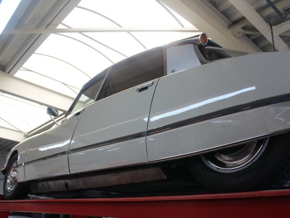 Image 13/50 of Citroën DS 20 Pallas (1971)