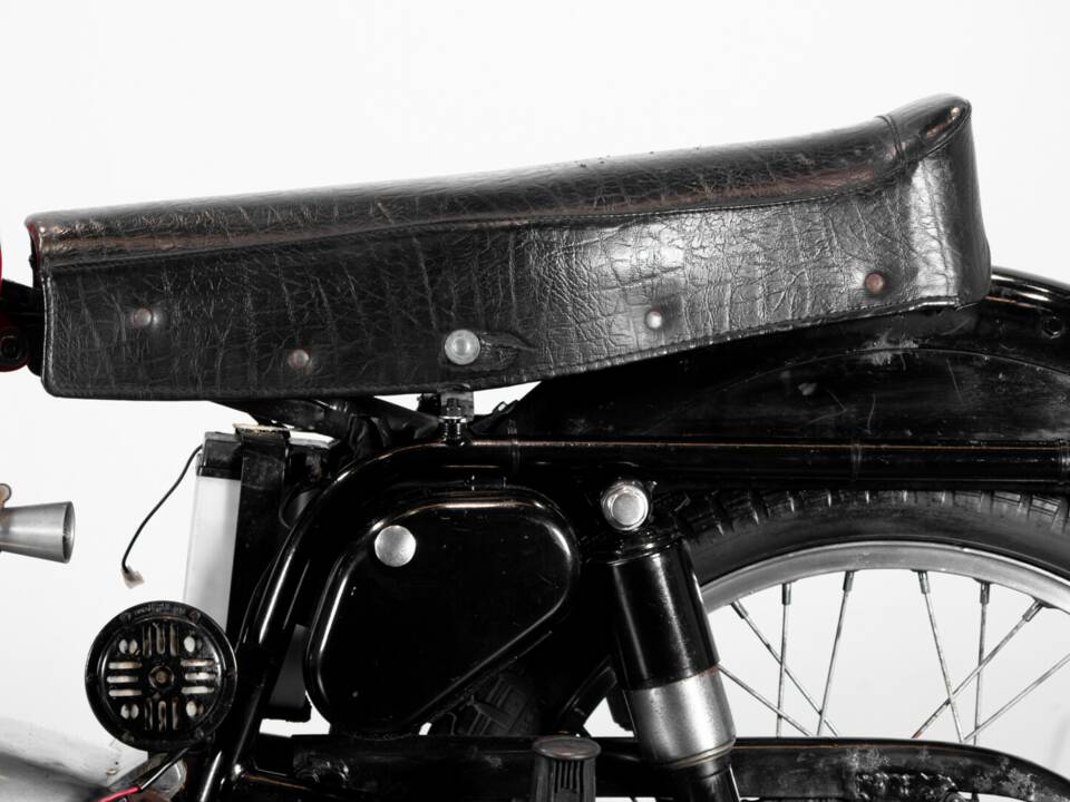 Bild 17/50 von Gilera 150 Sport (1954)