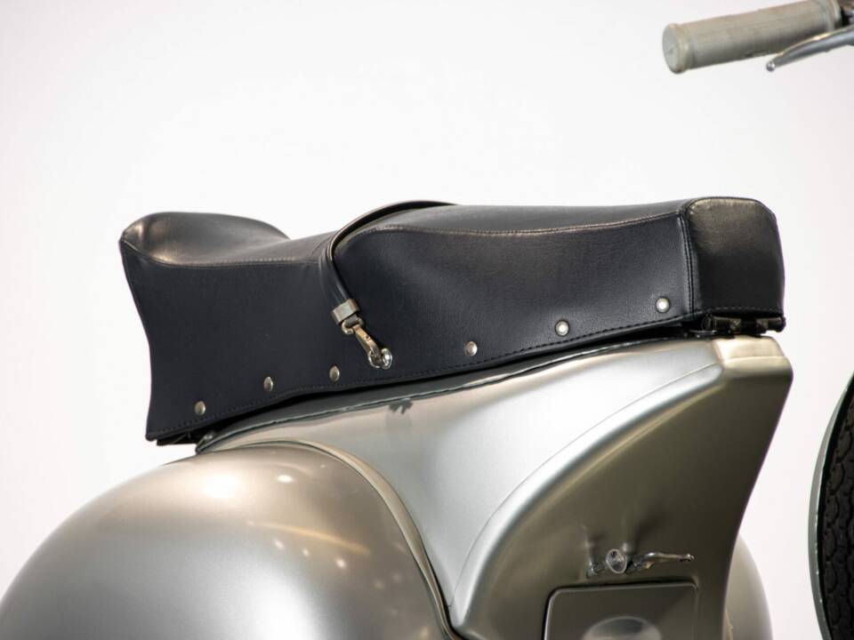 Bild 27/50 von Piaggio Vespa 150 GS (1958)