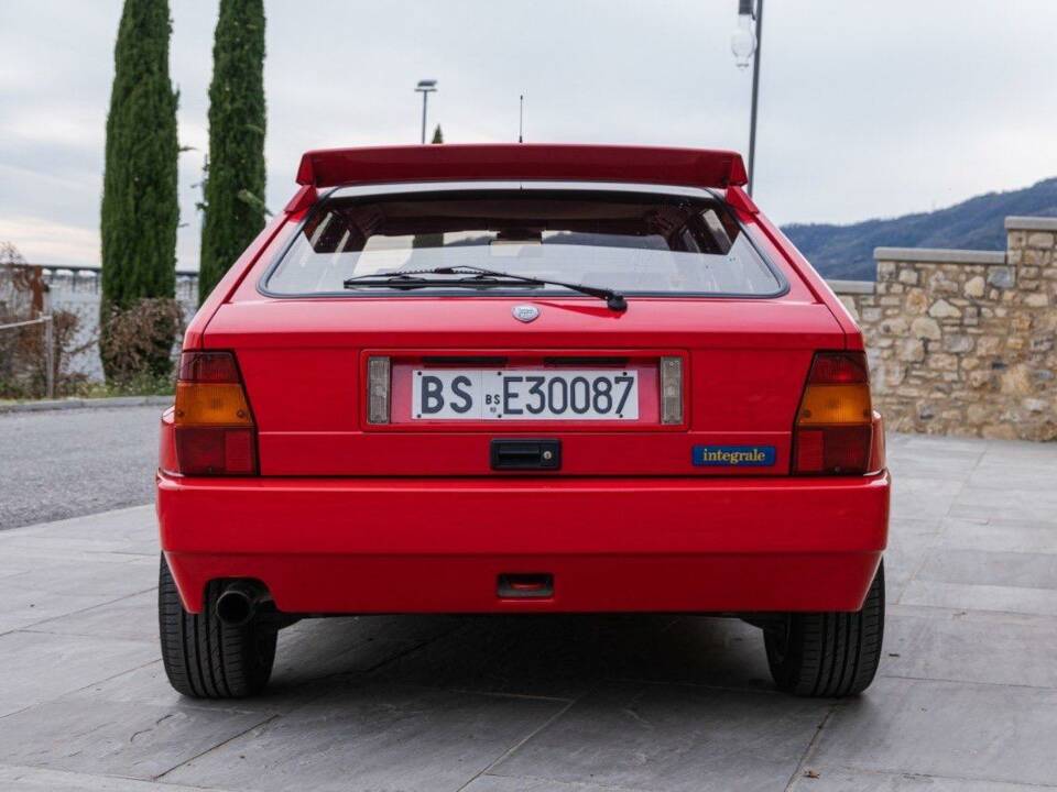 Image 3/15 of Lancia Delta HF Integrale Evoluzione I (1992)