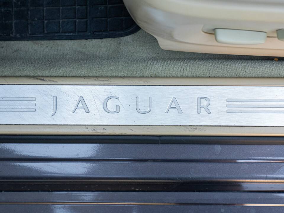 Immagine 44/50 di Jaguar XF 3.0 D-S (2008)