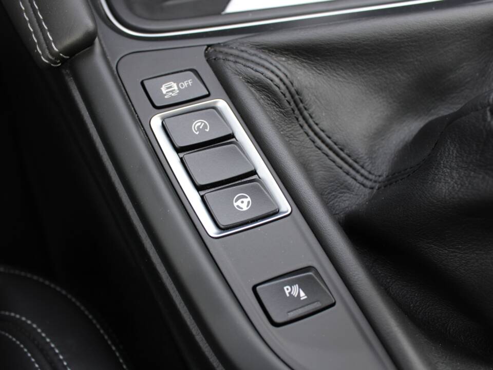 Image 53/98 of BMW M4 (2014)