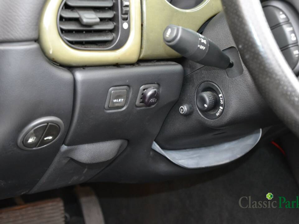 Image 44/50 of Jaguar XKR &quot;Silverstone&quot; (2000)