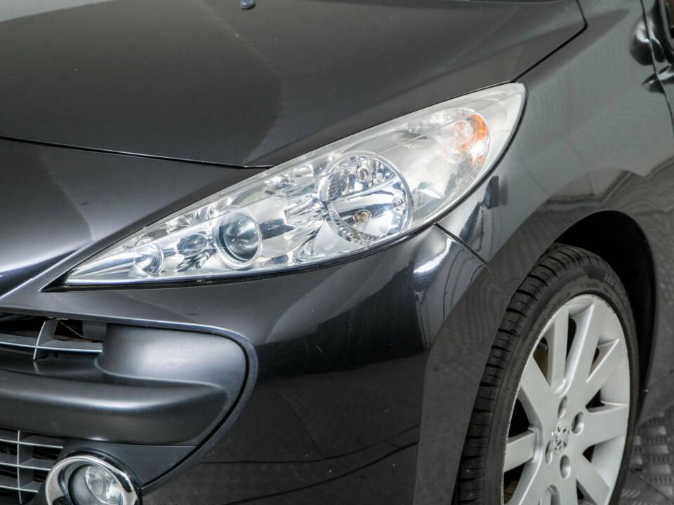 Image 22/50 de Peugeot 207 CC 1.6 VTi (2008)