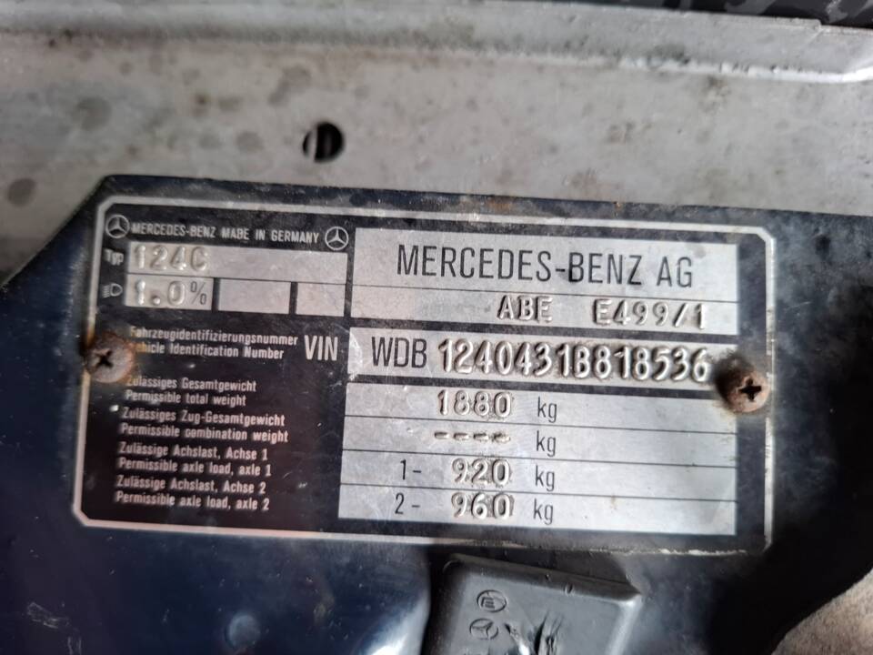 Immagine 13/14 di Mercedes-Benz 230 CE (1992)
