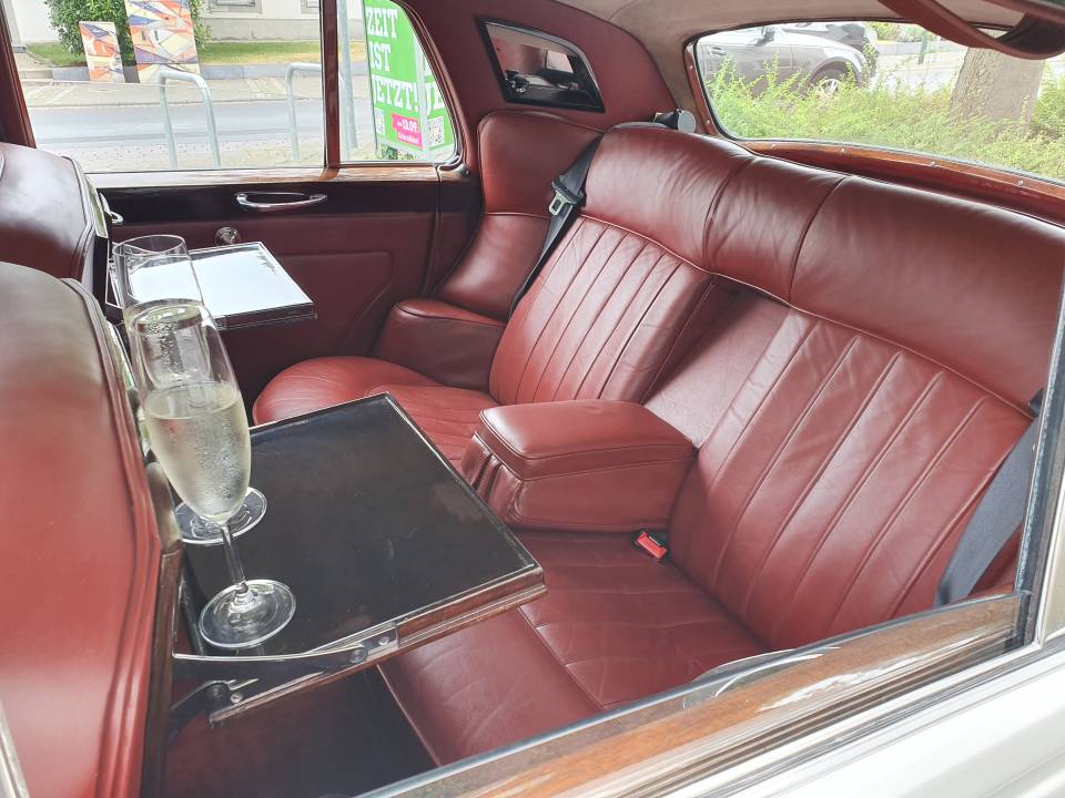 Image 4/9 de Bentley S 1 (1956)