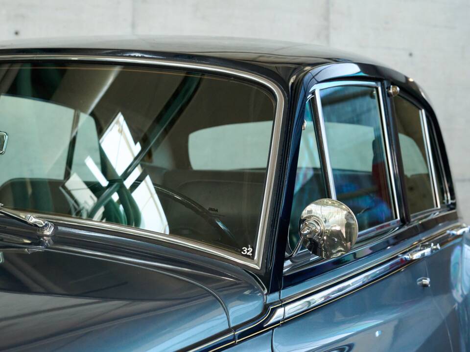 Image 7/50 of Bentley S 3 (1964)