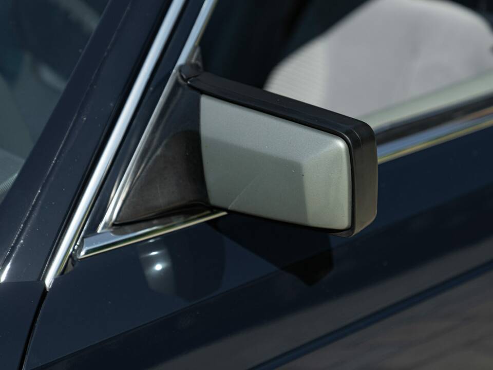 Image 9/50 of Mercedes-Benz 500 SEL (1985)