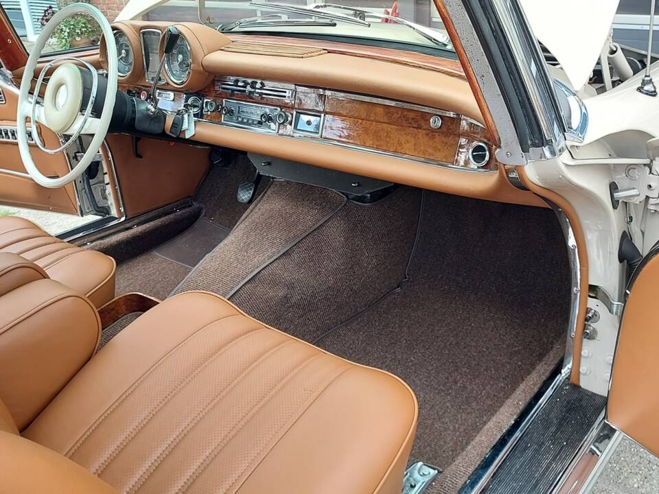 Bild 8/29 von Mercedes-Benz 280 SE (1968)