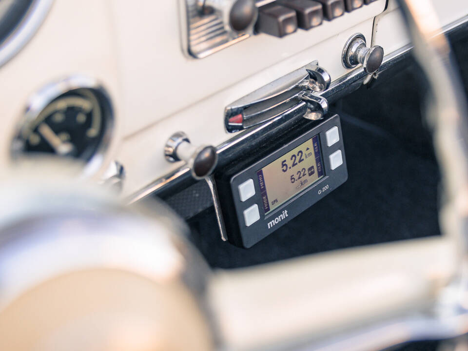 Image 32/42 de Mercedes-Benz 190 SL (1961)