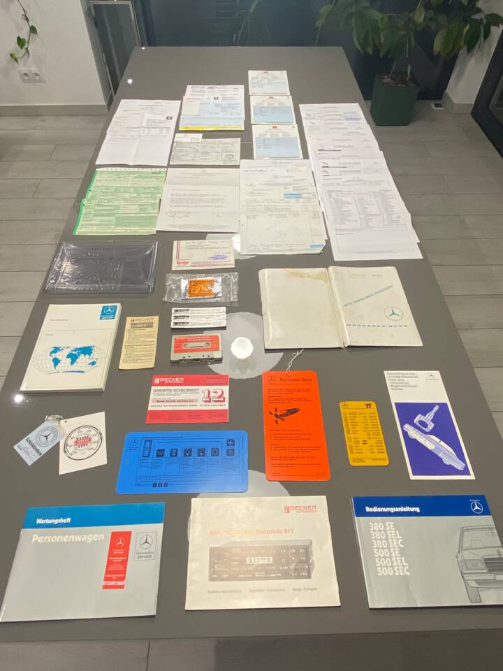 Image 54/63 of Mercedes-Benz 500 SEC (1984)