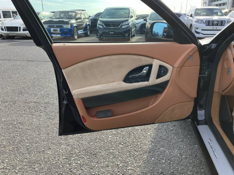 Image 12/57 de Maserati Quattroporte 4.2 (2008)