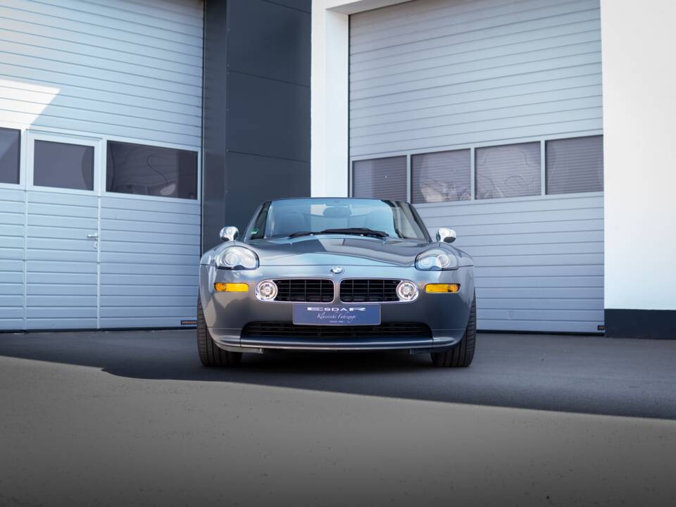 Image 6/32 of BMW Z8 (2001)
