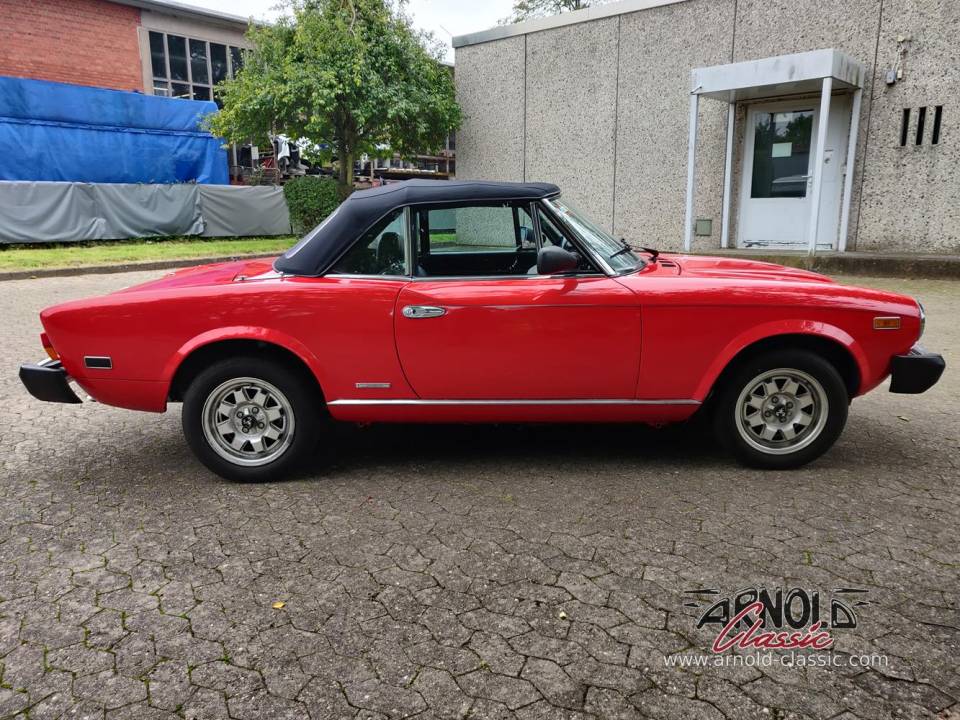 Image 5/29 of FIAT 124 Spider DS (1984)