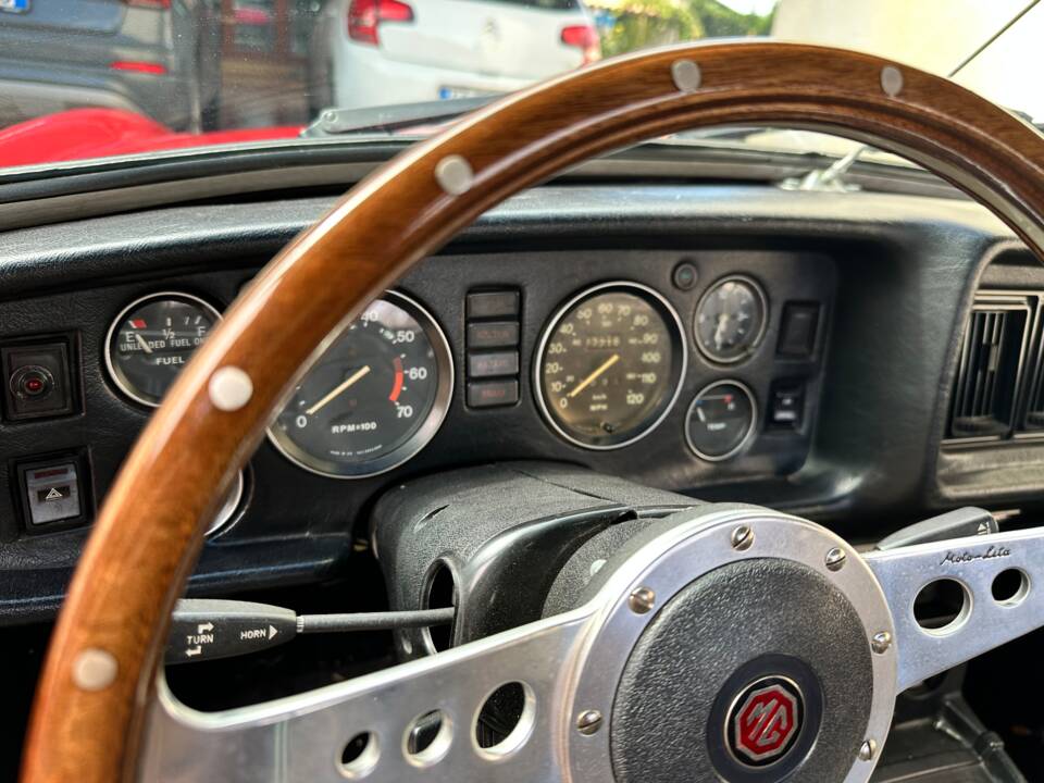 Immagine 49/66 di MG MGB (1977)