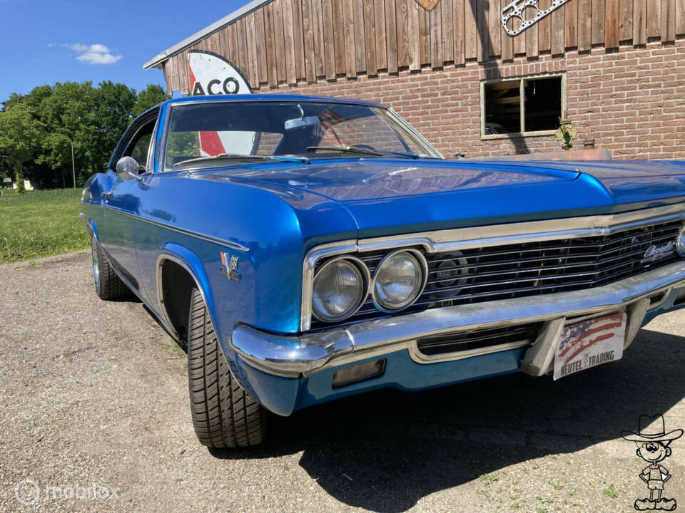 Image 18/45 of Chevrolet Impala Sport Coupe (1967)