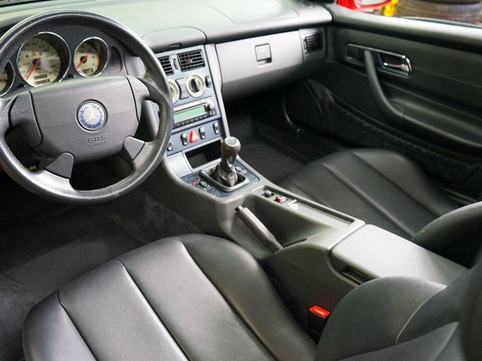Image 24/41 of Mercedes-Benz SLK 230 Kompressor (1998)
