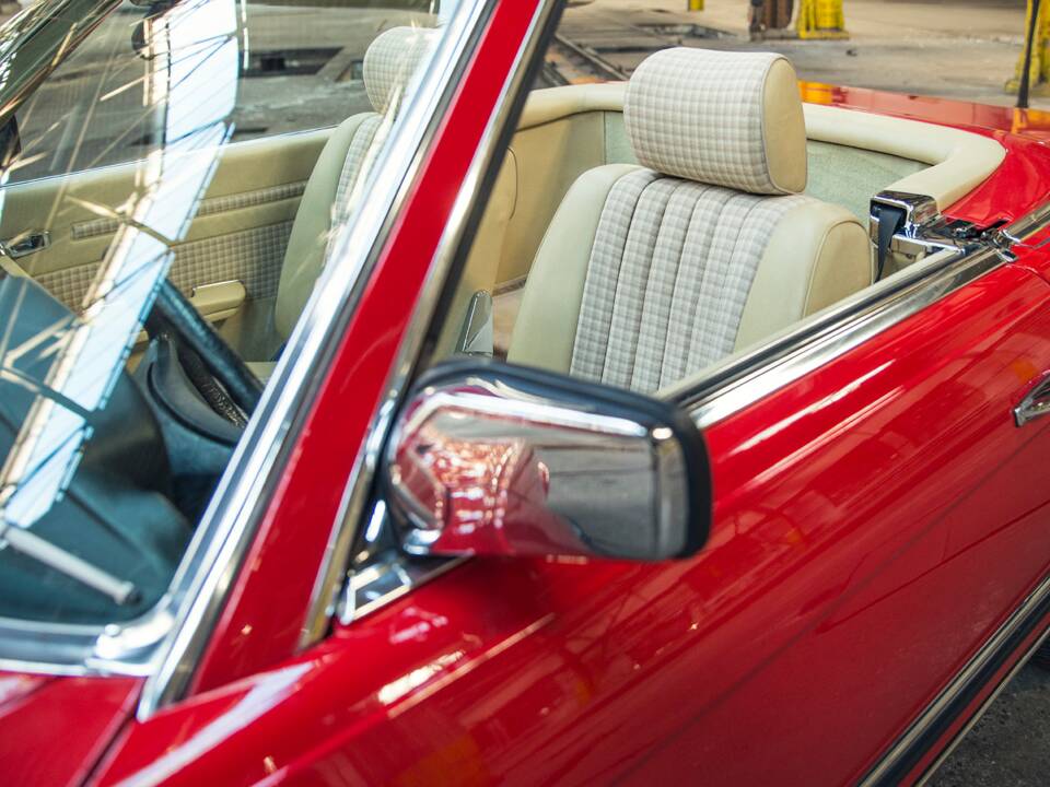 Bild 3/15 von Mercedes-Benz 280 SL (1983)