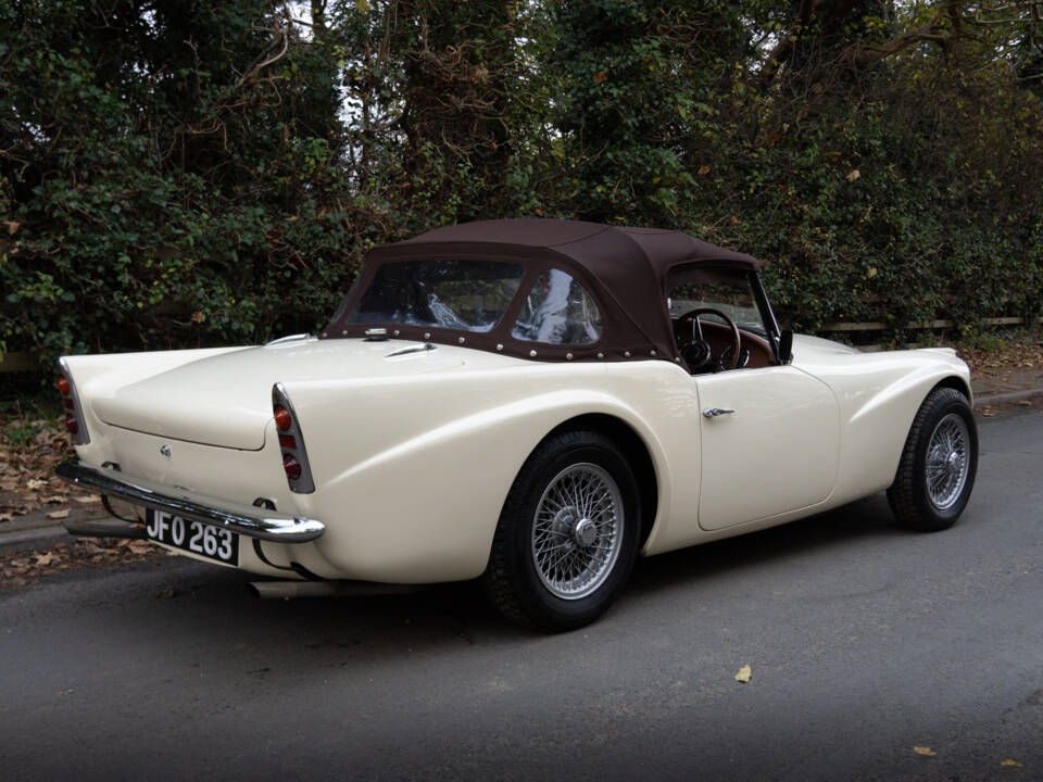 Image 6/13 of Daimler SP 250 (1960)