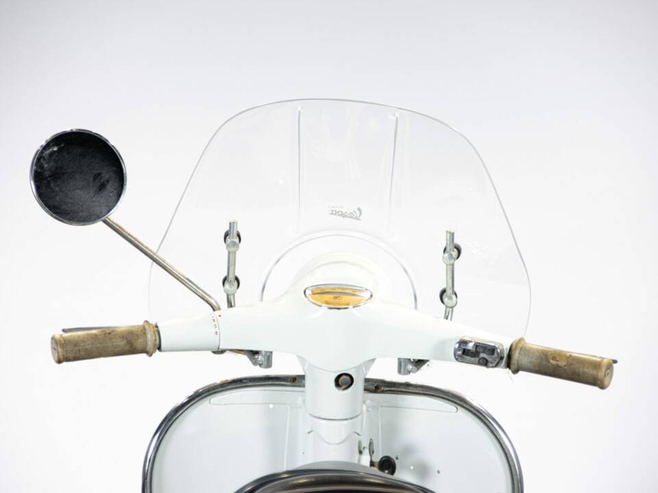 Image 9/50 de Piaggio Vespa 125 Super (1966)