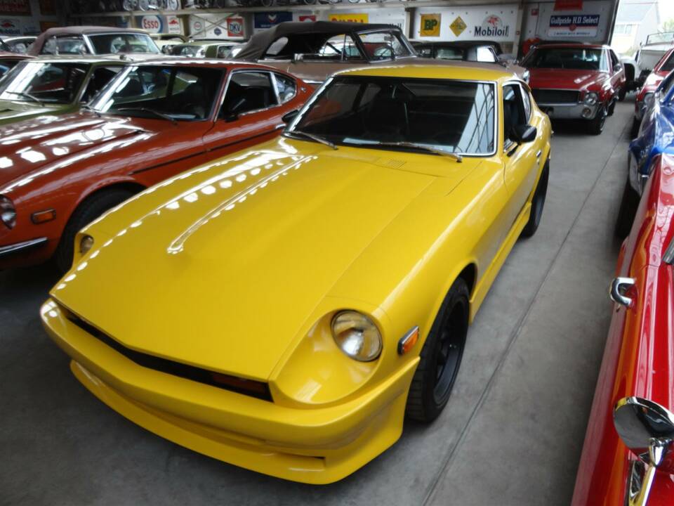 Image 21/42 of Datsun 240 Z (1970)