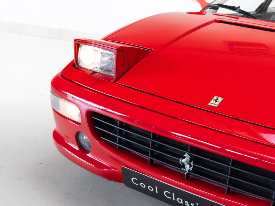 Afbeelding 27/40 van Ferrari F 355 Berlinetta (1996)
