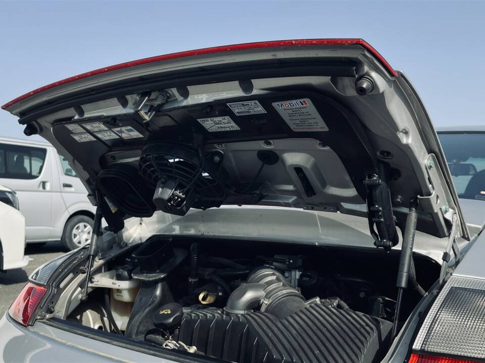 Image 27/39 of Porsche 911 Carrera 4S (2002)
