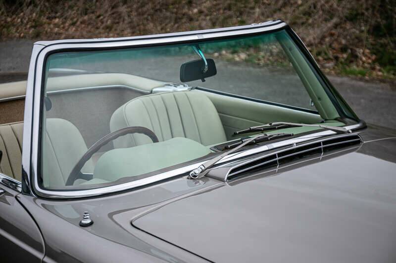 Image 29/37 of Mercedes-Benz 280 SL (1970)