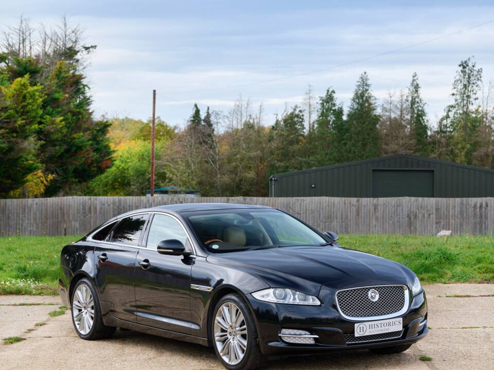 Bild 24/50 von Jaguar XJ 5.0 (2011)