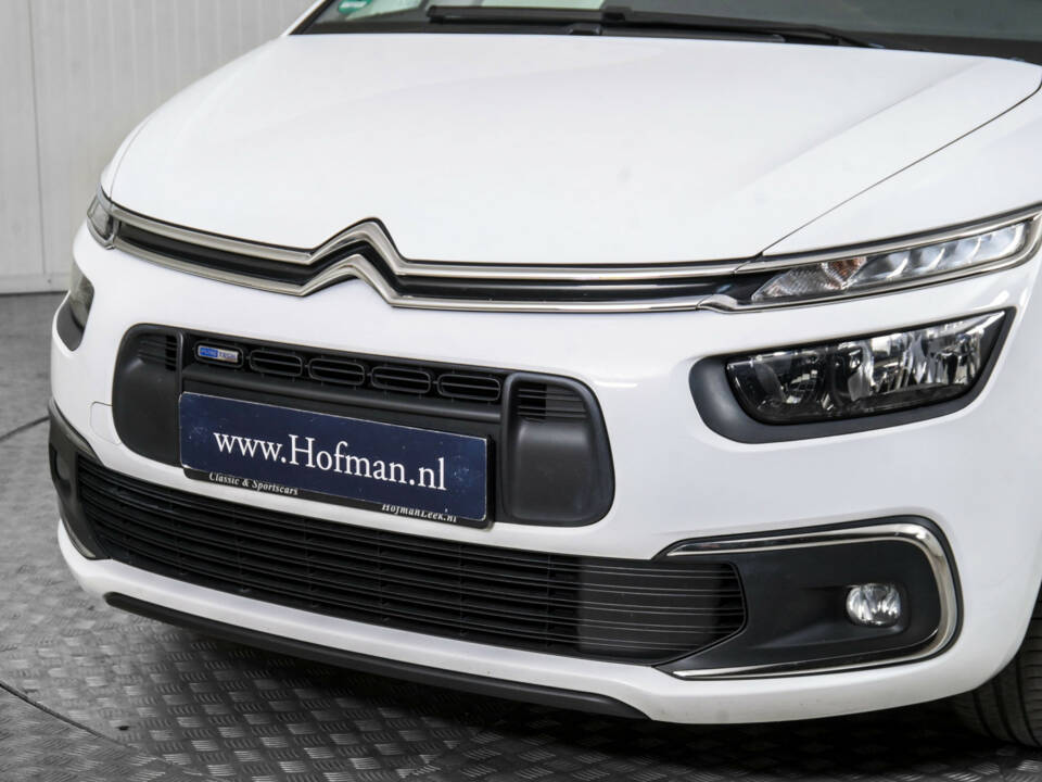 Image 18/50 of Citroën C4 Picasso 1.2 PureTech 130 (2017)