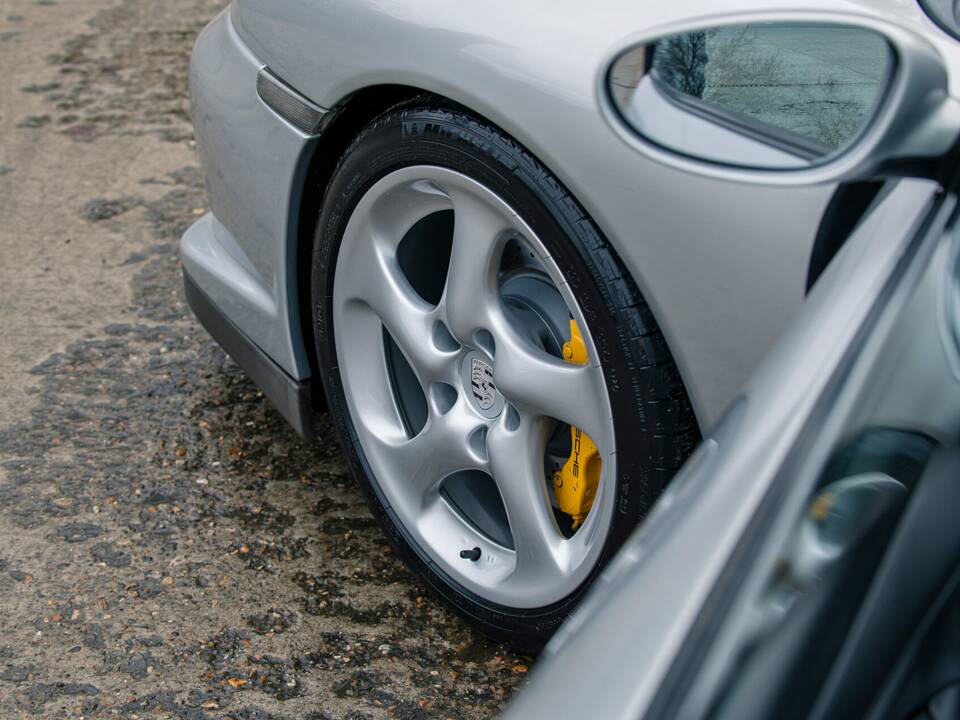 Imagen 11/25 de Porsche 911 GT2 Clubsport (2001)