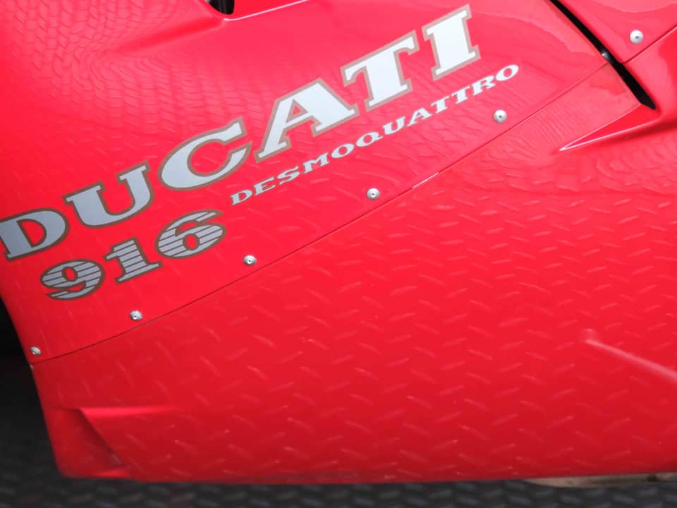 Bild 49/93 von Ducati 916 Strada (1994)