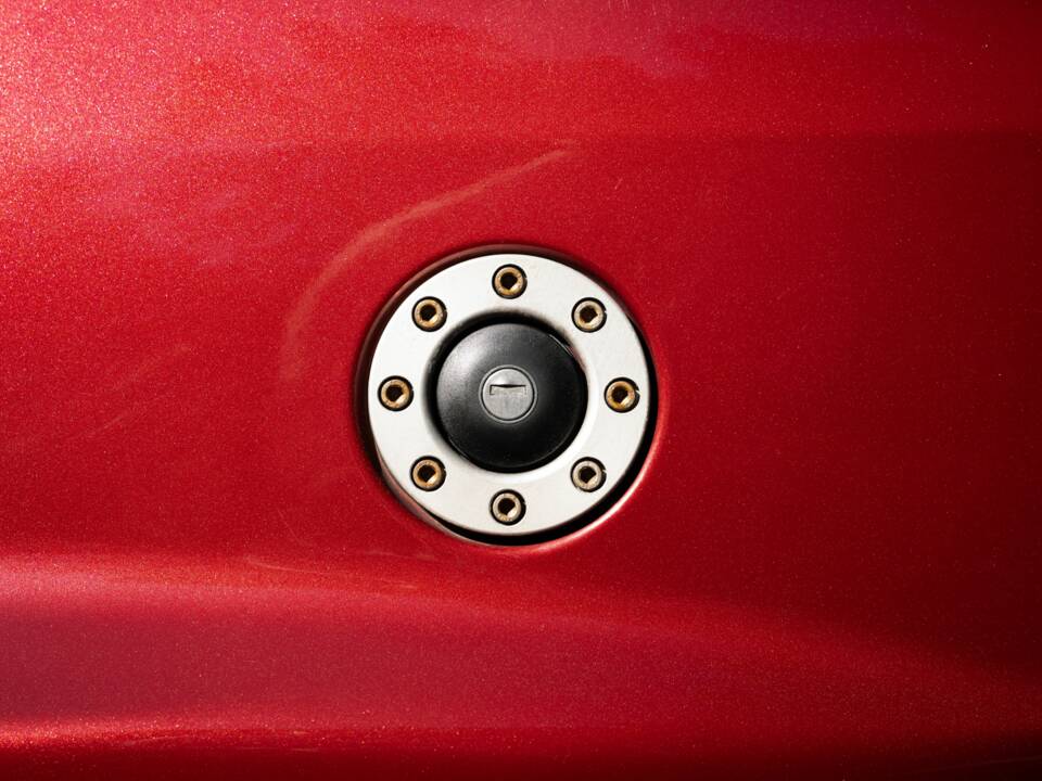 Image 60/63 of Lancia Delta HF Integrale Evoluzione II (1994)