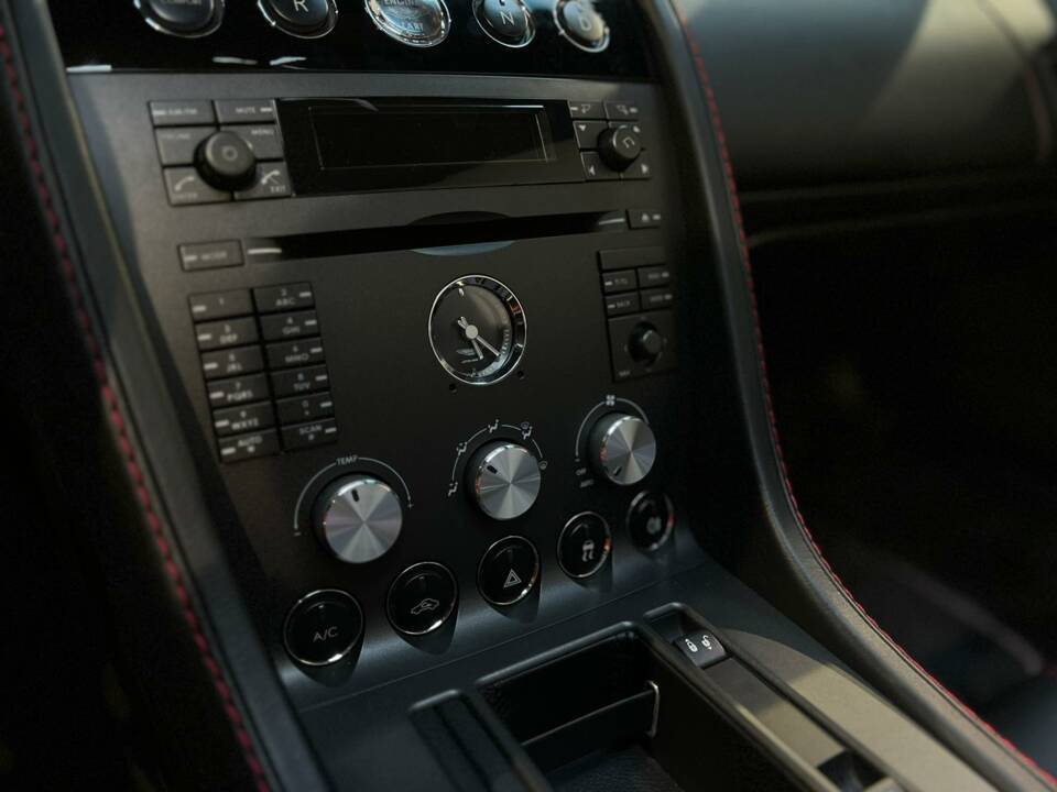 Imagen 13/60 de Aston Martin V8 Vantage Roadster (2008)