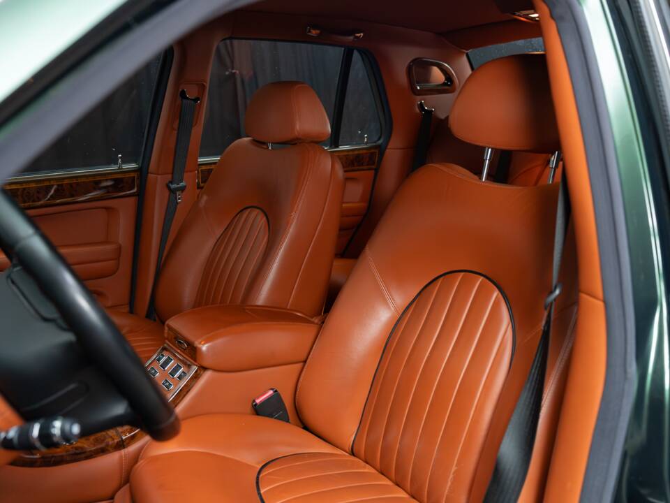 Image 20/36 of Bentley Arnage Red Label (2001)