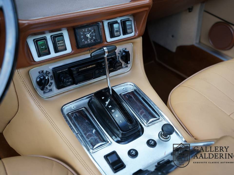 Image 37/50 of Jaguar XJ 6 L 4.2 (1975)