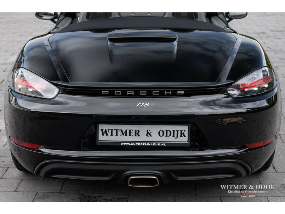 Image 24/30 of Porsche 718 Boxster (2016)