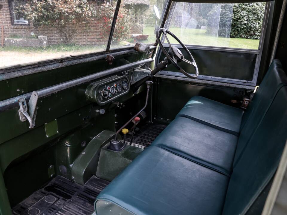 Image 27/34 of Land Rover 86 (1953)