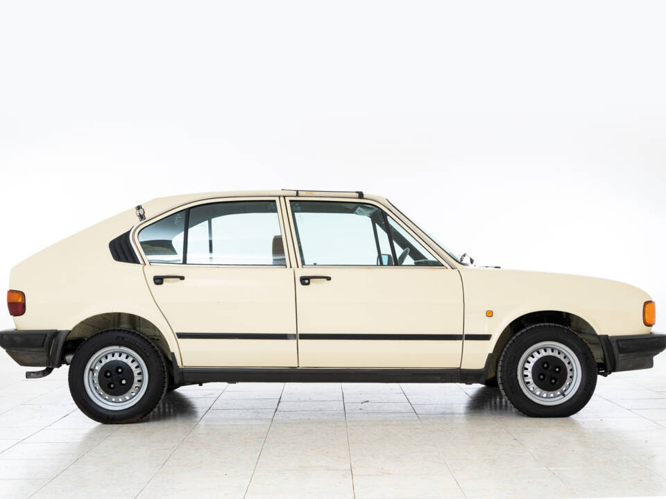 Immagine 35/83 di Alfa Romeo Alfasud 1.2 (1982)