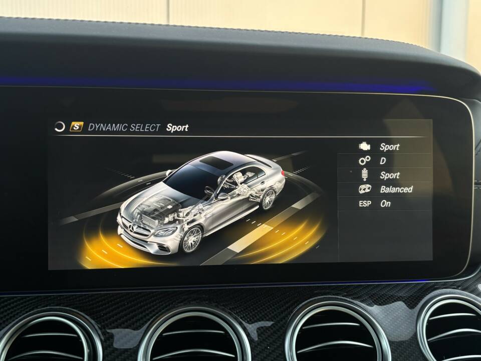 Bild 29/47 von Mercedes-Benz AMG E 63 S 4MATIC+ (2018)